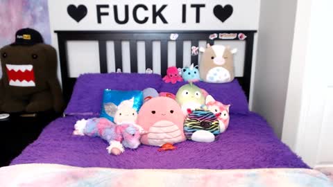 Snapshot of mackenziewolfe chatting on September 2025 05:40:01 AM Mackenzie Wolfe online show from September 2025 05:40:01 AM