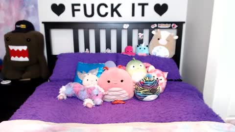 Snapshot of mackenziewolfe chatting on September 2025 07:30:02 AM Mackenzie Wolfe online show from September 2025 07:30:02 AM