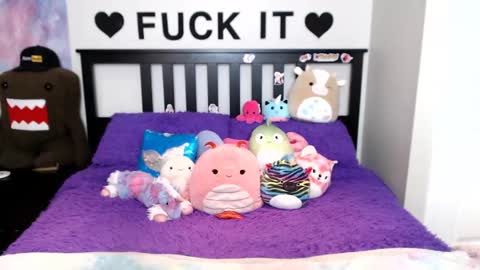 Snapshot of mackenziewolfe chatting on September 2025 04:12:02 AM Mackenzie Wolfe online show from September 2025 04:12:02 AM