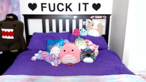 Snapshot of mackenziewolfe chatting on September 2025 06:16:02 AM Mackenzie Wolfe online show from September 2025 06:16:02 AM