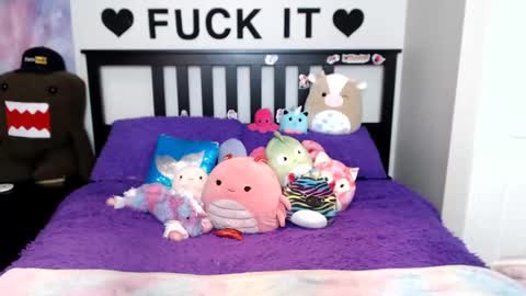 Snapshot of mackenziewolfe chatting on September 2025 05:11:01 AM Mackenzie Wolfe online show from September 2025 05:11:01 AM