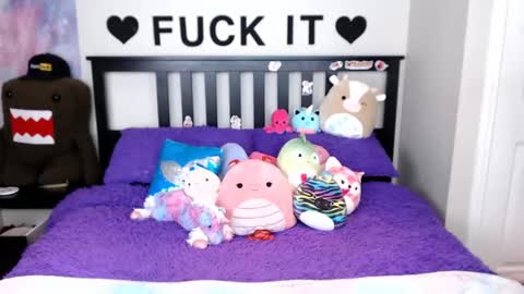 Snapshot of mackenziewolfe chatting on September 2025 06:29:01 AM Mackenzie Wolfe online show from September 2025 06:29:01 AM