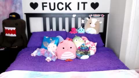 Snapshot of mackenziewolfe chatting on October 2025 04:10:01 AM Mackenzie Wolfe online show from October 2025 04:10:01 AM