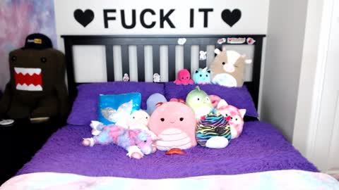 Snapshot of mackenziewolfe chatting on October 2025 04:01:01 AM Mackenzie Wolfe online show from October 2025 04:01:01 AM