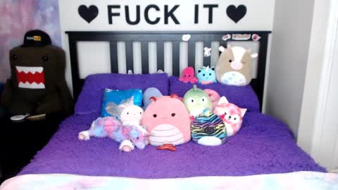 Snapshot of mackenziewolfe chatting on October 2025 03:47:02 AM Mackenzie Wolfe online show from October 2025 03:47:02 AM