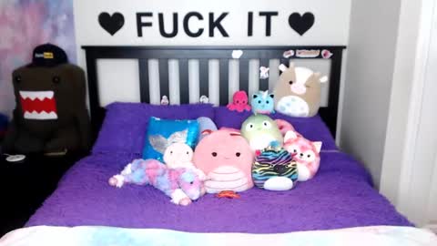 Snapshot of mackenziewolfe chatting on November 2025 04:45:02 AM Mackenzie Wolfe online show from November 2025 04:45:02 AM