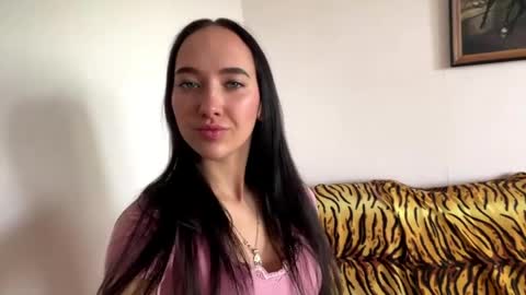 Snapshot of madalyneaks chatting on April 2026 06:09:02 AM Lilo online show from April 2026 06:09:02 AM