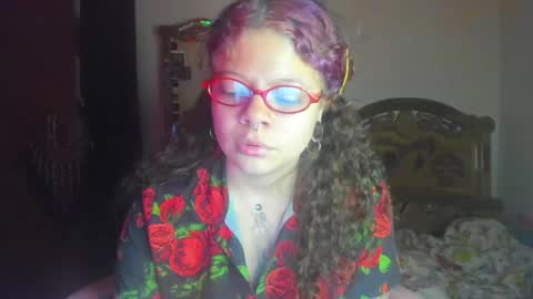 Snapshot of madam_sativa chatting on February 2025 08:25:01 PM di online show from February 2025 08:25:01 PM