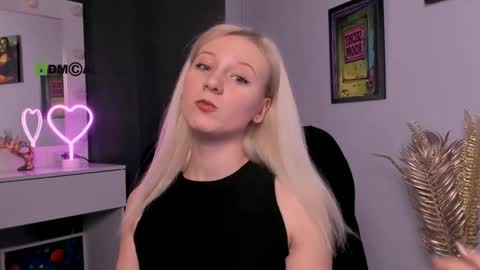 Snapshot of madam_ulis chatting on February 2025 10:04:01 AM Ulis online show from February 2025 10:04:01 AM