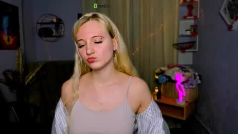 Snapshot of madam_ulis chatting on March 2026 12:12:02 PM Ulis online show from March 2026 12:12:02 PM