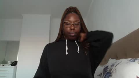 YourMadamIndigo online show from December 2024 02:37:01 PM