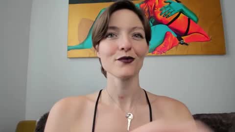 Snapshot of madammezusa chatting on January 2025 07:32:01 PM Madam Mezusa online show from January 2025 07:32:01 PM
