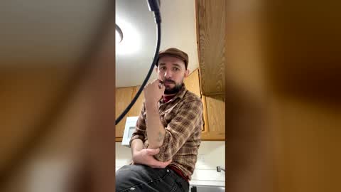 Snapshot of madbanjo chatting on April 2026 10:54:02 PM madbanjo online show from April 2026 10:54:02 PM