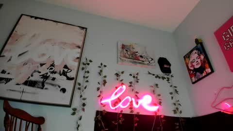 Snapshot of maddi_avalon chatting on February 2025 12:47:02 PM Maddi Avalon online show from February 2025 12:47:02 PM