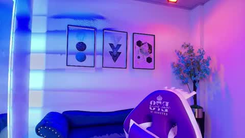 maddie_t18 online show from March 2026 11:43:02 AM