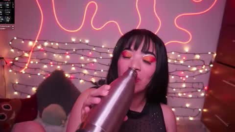 Snapshot of maddisrock chatting on December 2025 04:40:02 AM madis online show from December 2025 04:40:02 AM