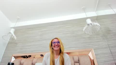 maddy cartter online show from October 2025 11:49:02 AM