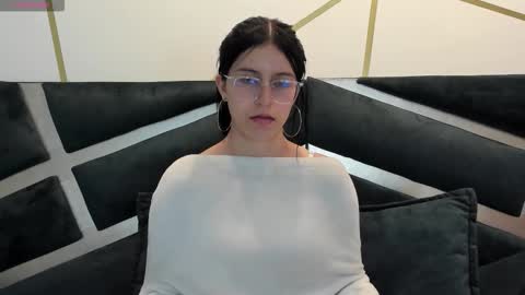 Snapshot of maddy_jacksonw chatting on October 2025 12:49:02 PM Maddy online show from October 2025 12:49:02 PM