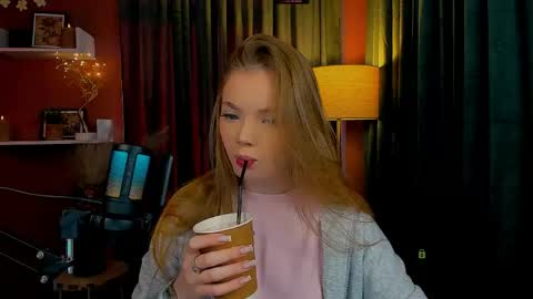 Snapshot of maddy_moah chatting on April 2026 05:27:02 AM maddy moah online show from April 2026 05:27:02 AM