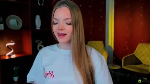 Snapshot of maddy_moah chatting on May 2026 05:02:02 AM maddy moah online show from May 2026 05:02:02 AM