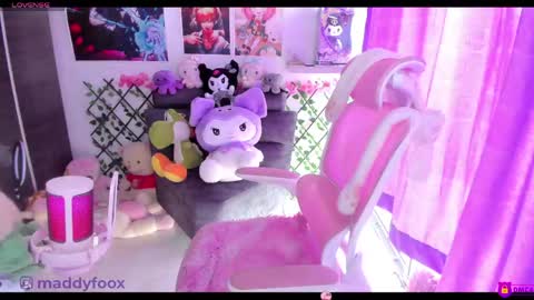 Snapshot of maddyfoox chatting on April 2026 08:47:01 PM Maddy Foox online show from April 2026 08:47:01 PM