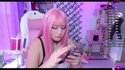 Snapshot of maddyfoox chatting on June 2026 10:08:01 PM Maddy Foox online show from June 2026 10:08:01 PM