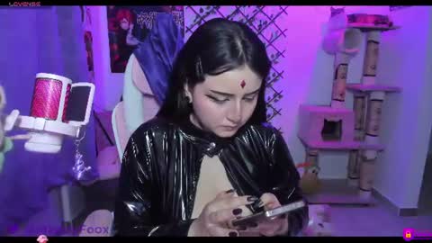 Snapshot of maddyfoox chatting on June 2026 11:43:01 PM Maddy Foox online show from June 2026 11:43:01 PM