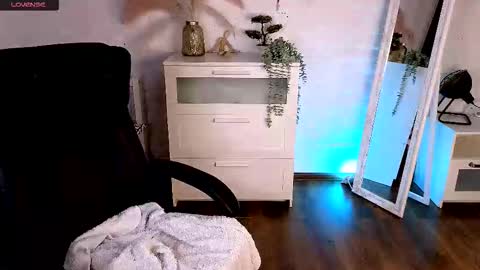 Snapshot of maddymystie chatting on March 2026 01:28:01 PM Maddy online show from March 2026 01:28:01 PM