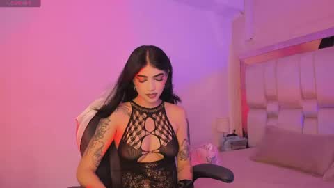 Snapshot of maddyperez8 chatting on July 2026 01:04:02 PM BELLA online show from July 2026 01:04:02 PM