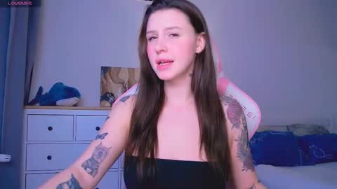 Snapshot of made_by_heaven chatting on January 2026 07:00:01 AM Rada online show from January 2026 07:00:01 AM