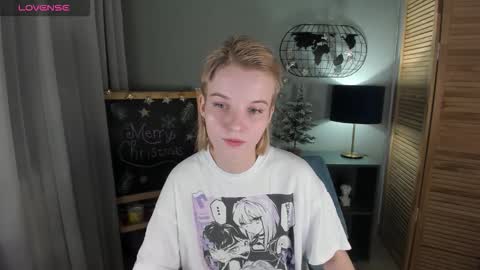 Snapshot of madelaines chatting on December 2025 08:43:01 AM madelaines online show from December 2025 08:43:01 AM