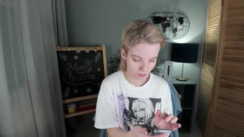 Snapshot of madelaines chatting on December 2025 08:43:01 AM madelaines online show from December 2025 08:43:01 AM