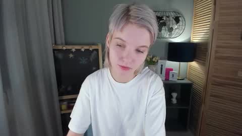 Snapshot of madelaines chatting on January 2026 10:54:02 AM madelaines online show from January 2026 10:54:02 AM