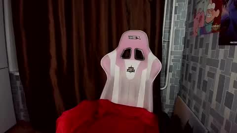 Snapshot of madelaines chatting on April 2026 05:51:01 PM madelaines online show from April 2026 05:51:01 PM