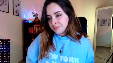 madelamee online show from December 2025 11:32:01 PM