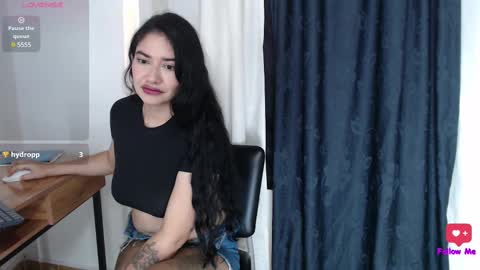 Snapshot of madeleine_w chatting on February 2025 08:18:01 PM Madeleine online show from February 2025 08:18:01 PM