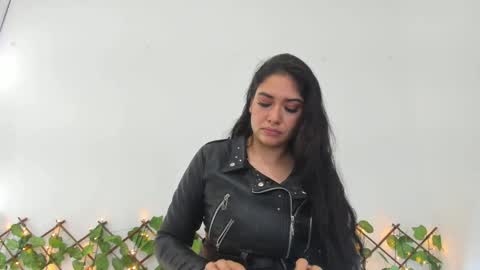 Snapshot of madeleine_w chatting on March 2025 05:07:01 PM Madeleine online show from March 2025 05:07:01 PM