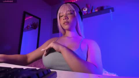 Madeline  online show from December 2024 03:53:01 AM