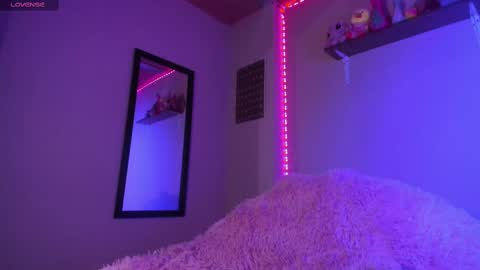 Madeline  online show from December 2024 03:47:02 AM