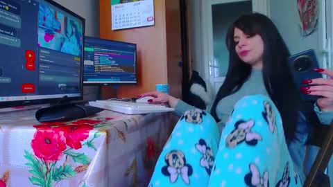 Snapshot of madelynvelure chatting on April 2026 11:26:02 AM madelynvelure online show from April 2026 11:26:02 AM