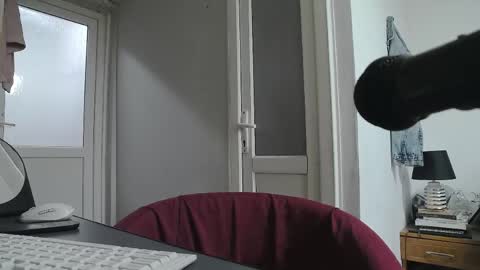 Snapshot of madelynvelure chatting on April 2026 08:50:02 AM madelynvelure online show from April 2026 08:50:02 AM