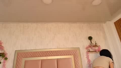 madhison_5 online show from February 2026 12:23:02 PM