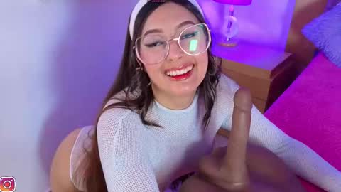 Snapshot of madison__jones chatting on November 2025 07:13:02 PM online show from November 2025 07:13:02 PM