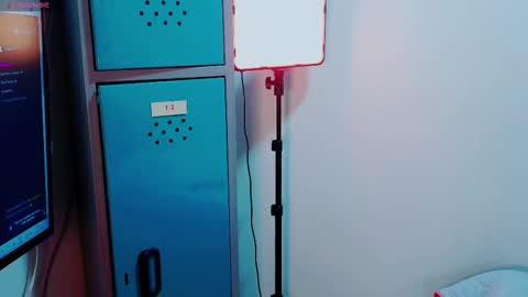 madison_oli online show from January 2025 03:26:01 PM