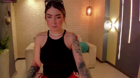 Snapshot of madisoncollinsx chatting on October 2025 05:23:02 PM Maddi Collins online show from October 2025 05:23:02 PM