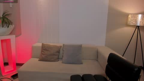 Snapshot of madisoncollinsx chatting on November 2025 11:43:02 AM Maddi Collins online show from November 2025 11:43:02 AM