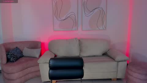 Snapshot of madisoncollinsx chatting on April 2026 11:32:01 AM Maddi Collins online show from April 2026 11:32:01 AM