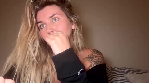 Snapshot of madisonlubbe2 chatting on September 2025 04:34:02 AM madisonlubbe2 online show from September 2025 04:34:02 AM