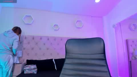 Snapshot of madisonsky_ chatting on October 2025 01:32:01 PM madison online show from October 2025 01:32:01 PM