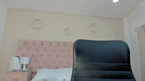 Snapshot of madisonsky_ chatting on October 2025 01:07:01 PM madison online show from October 2025 01:07:01 PM